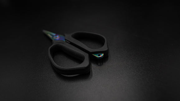 Large, UV-resistant soft handle with excellent operability