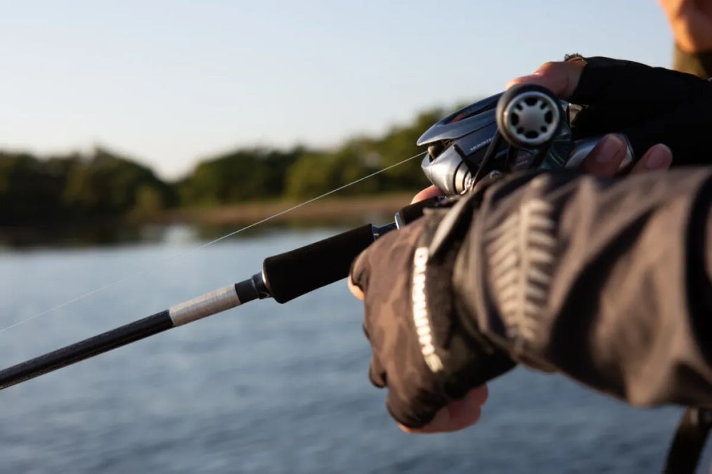 【T1100G＆M40X採用】男心くすぐるメタリックなデザイン！Galápagos BASSのNEWロッド「Ash」が2026年登場！